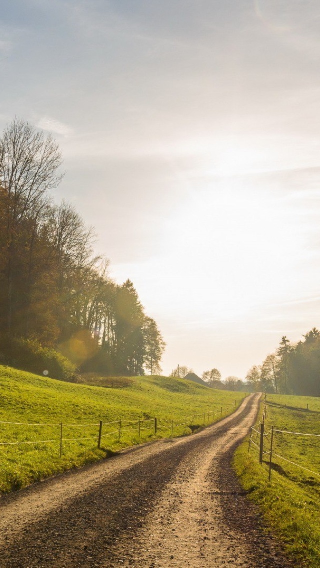 Fondo de pantalla Village Landscape 640x1136