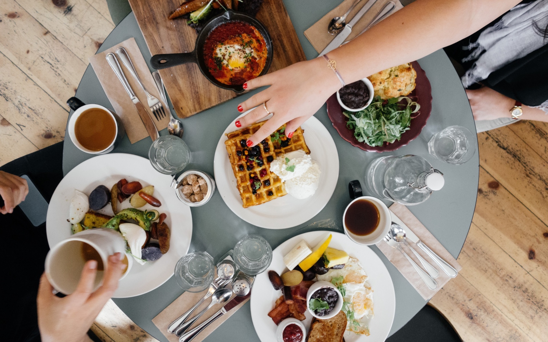 Sfondi Breakfast with Coffee, Bacon and Waffle 1920x1200