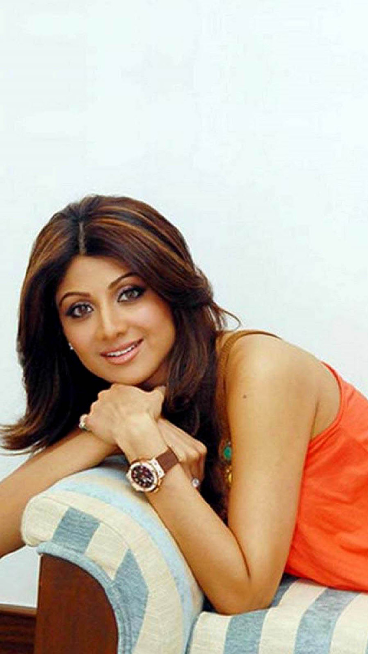 Shilpa Shetty wallpaper 750x1334