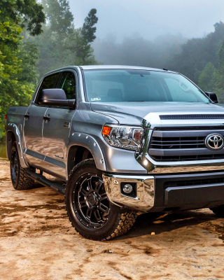 Toyota Tundra Offroad Tuning sfondi gratuiti per Nokia Lumia 925