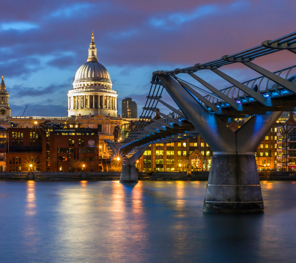Millennium Bridge, St Paul's Cathedral screenshot #1 960x854