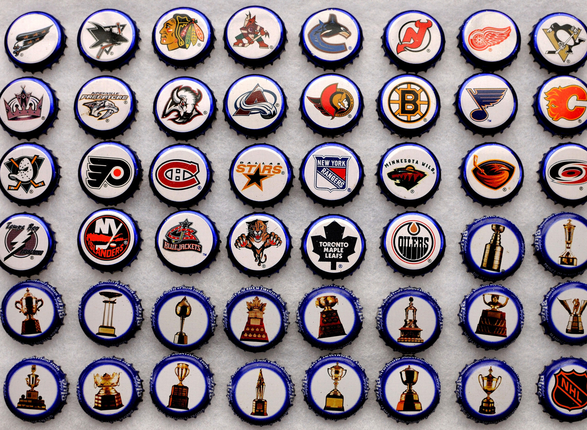 Fondo de pantalla Bottle caps with NHL Teams Logo 1920x1408