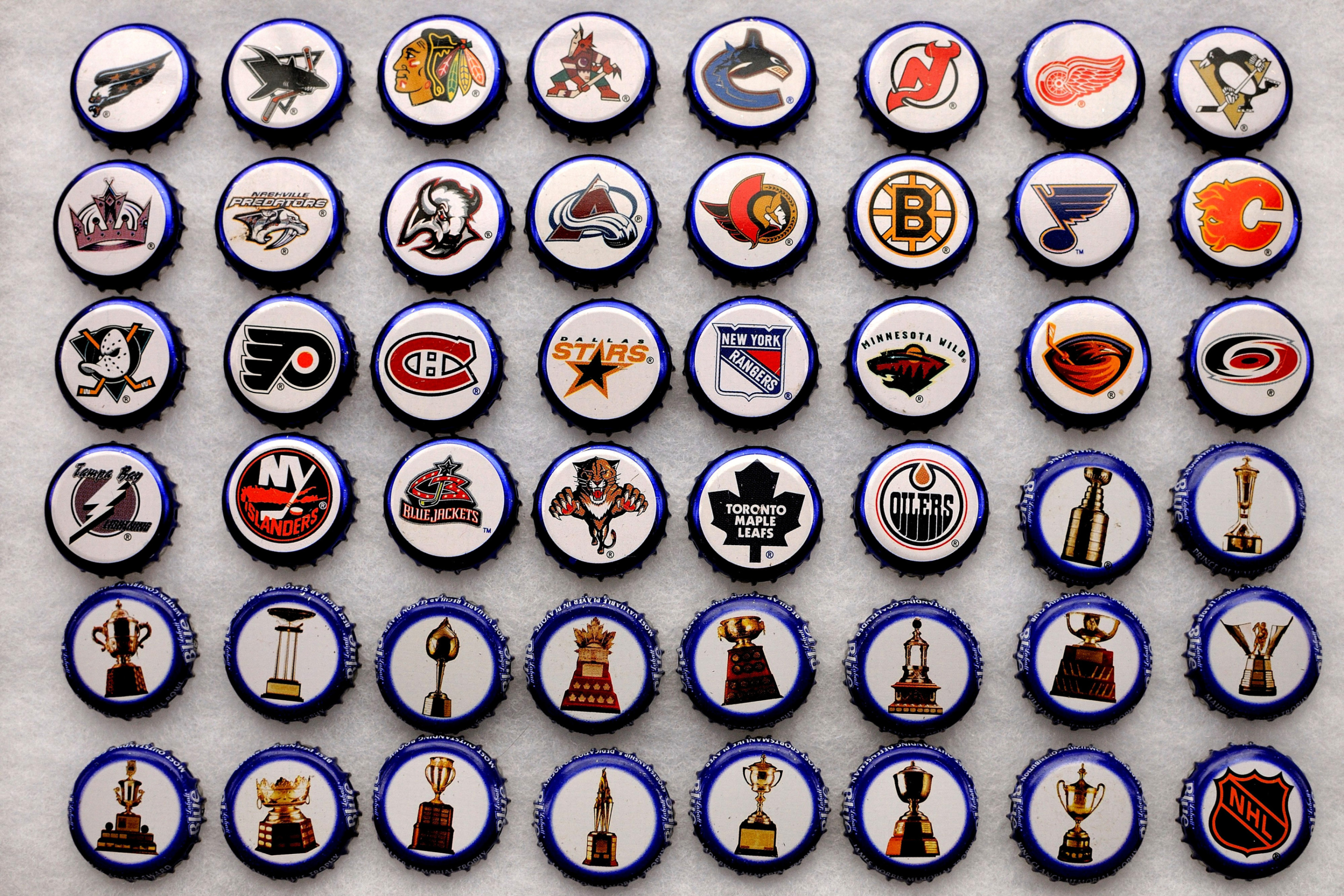 Screenshot №1 pro téma Bottle caps with NHL Teams Logo 2880x1920