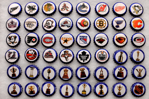 Das Bottle caps with NHL Teams Logo Wallpaper 480x320