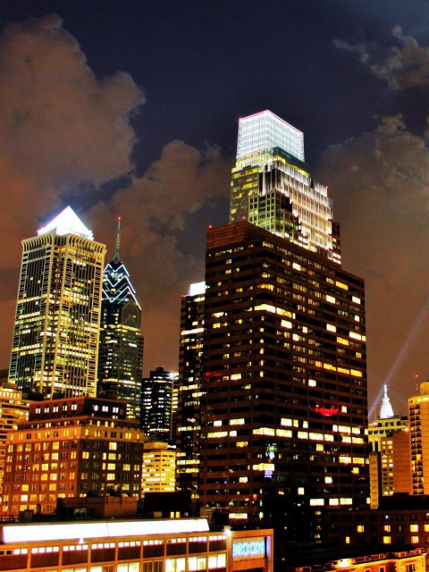 Das Philadelphia Night Skyline in USA Wallpaper 480x640
