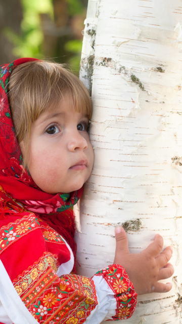 Обои Little Russian Girl And Birch Tree 360x640