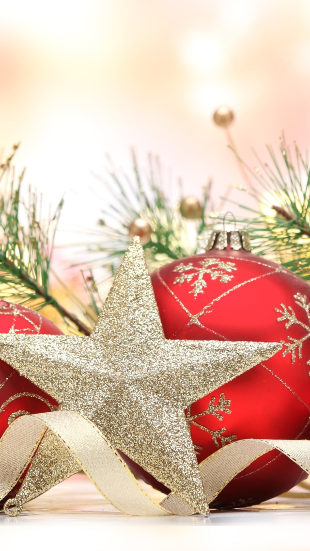Обои Christmas Tree Decorations 640x1136