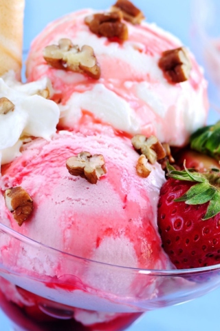 Fondo de pantalla Strawberry Ice Cream 320x480