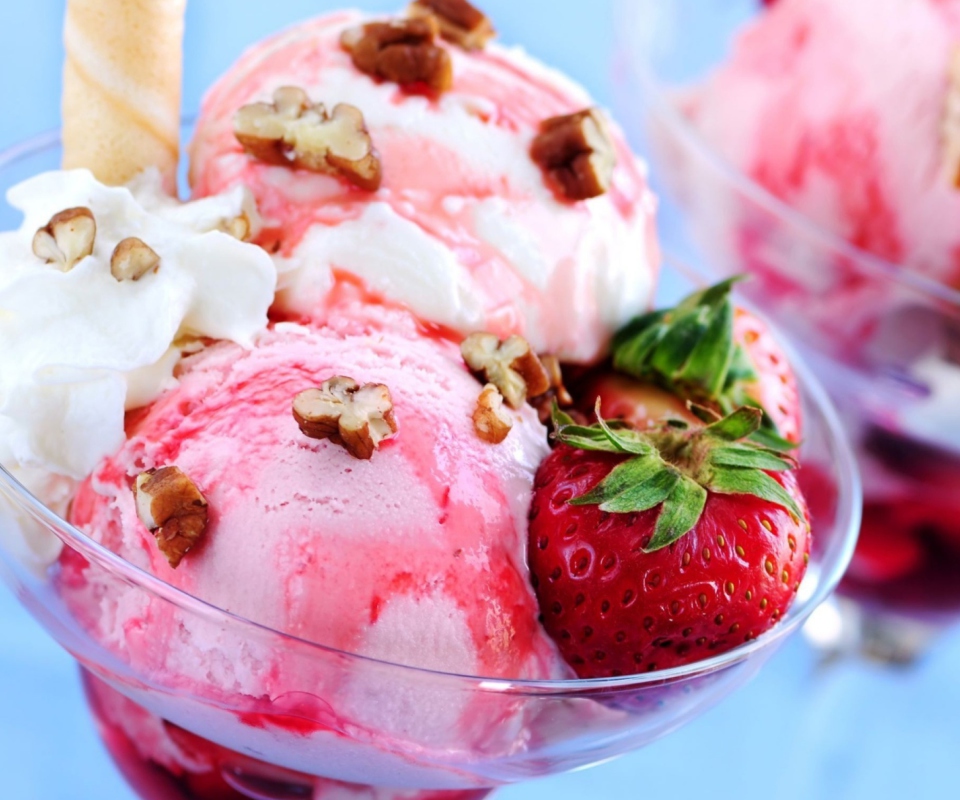 Das Strawberry Ice Cream Wallpaper 960x800