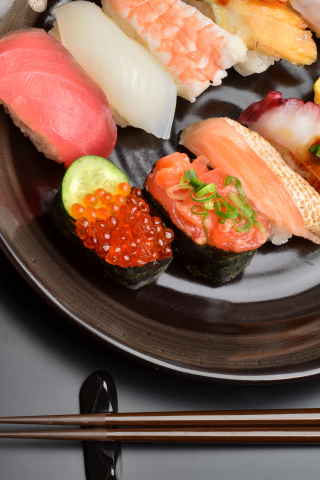 Обои Sushi Plate 320x480