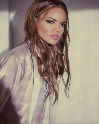 Leslie Grace Picture for 240x320