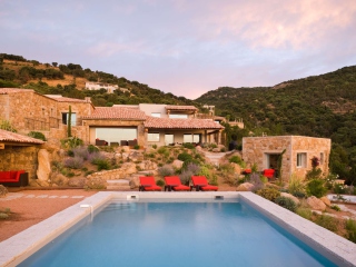 Sfondi Villa Luna, Corsica, France 320x240