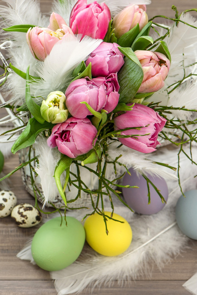 Обои Tulips and Easter Eggs 640x960