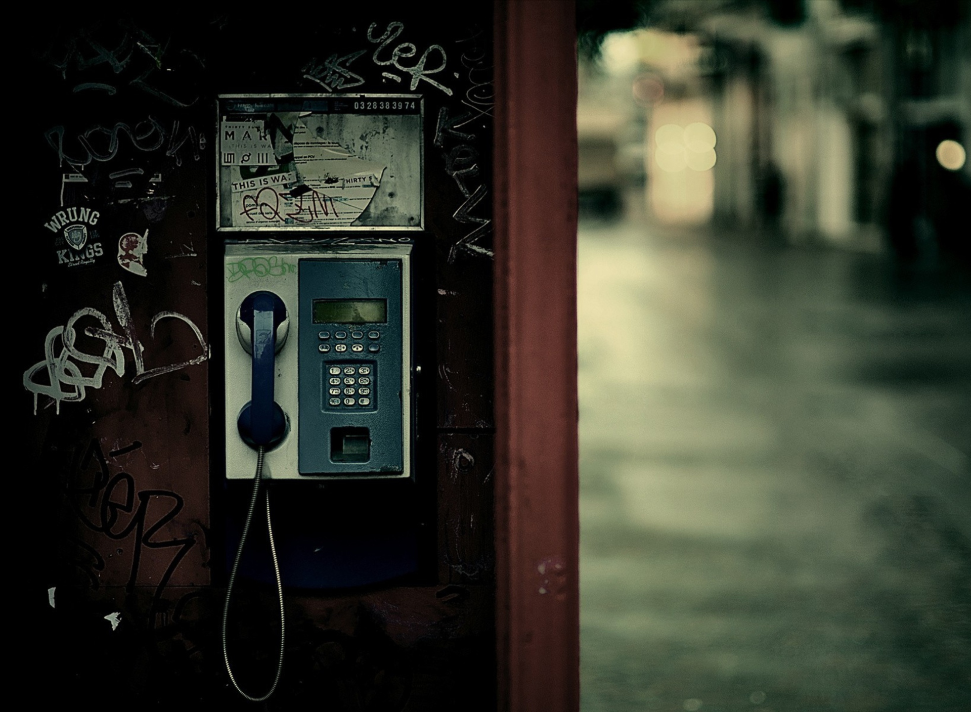 Phone Booth wallpaper 1920x1408