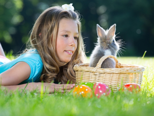 Обои Girl And Fluffy Easter Rabbit 640x480