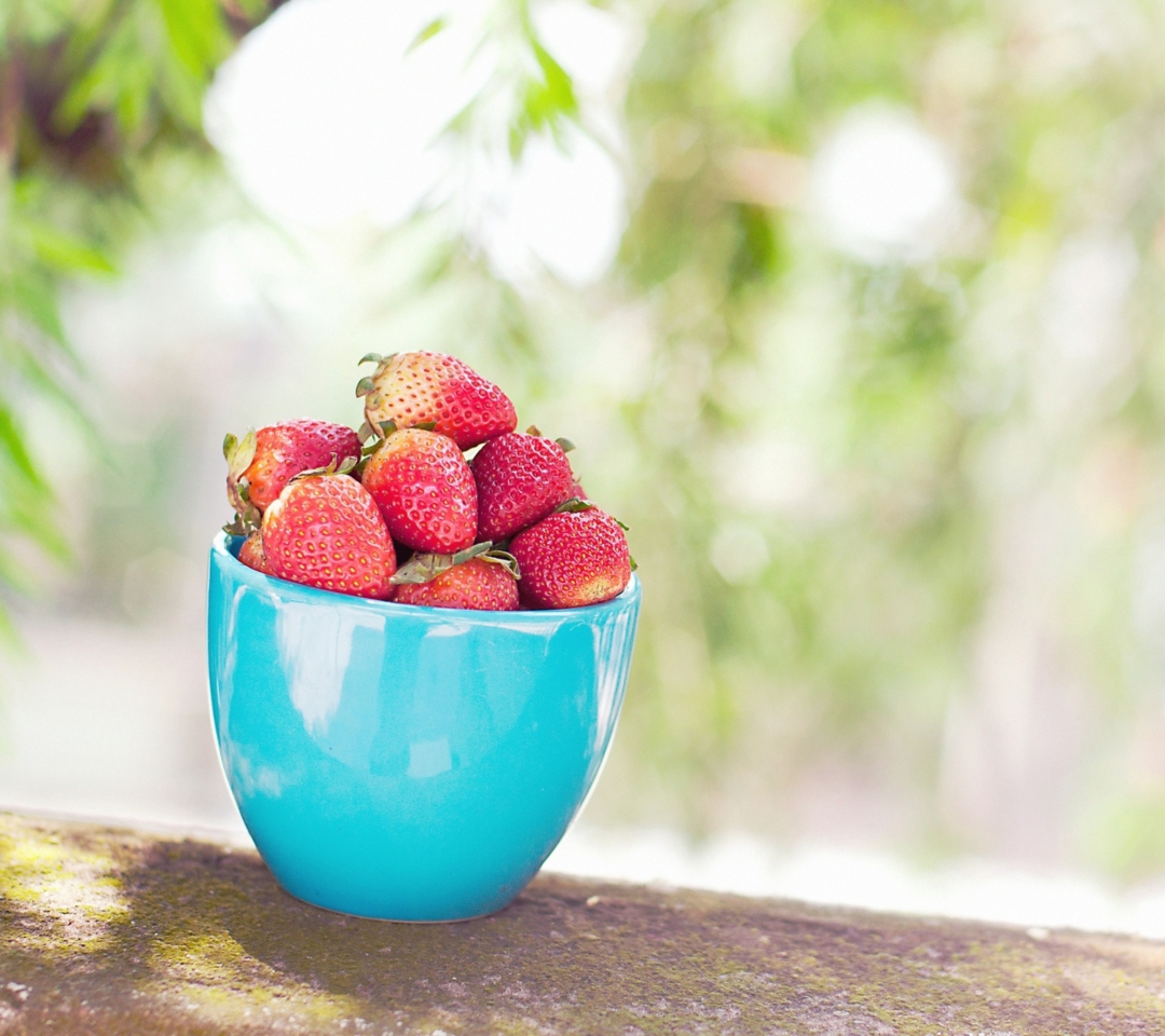 Strawberries In Blue Cup wallpaper 1080x960
