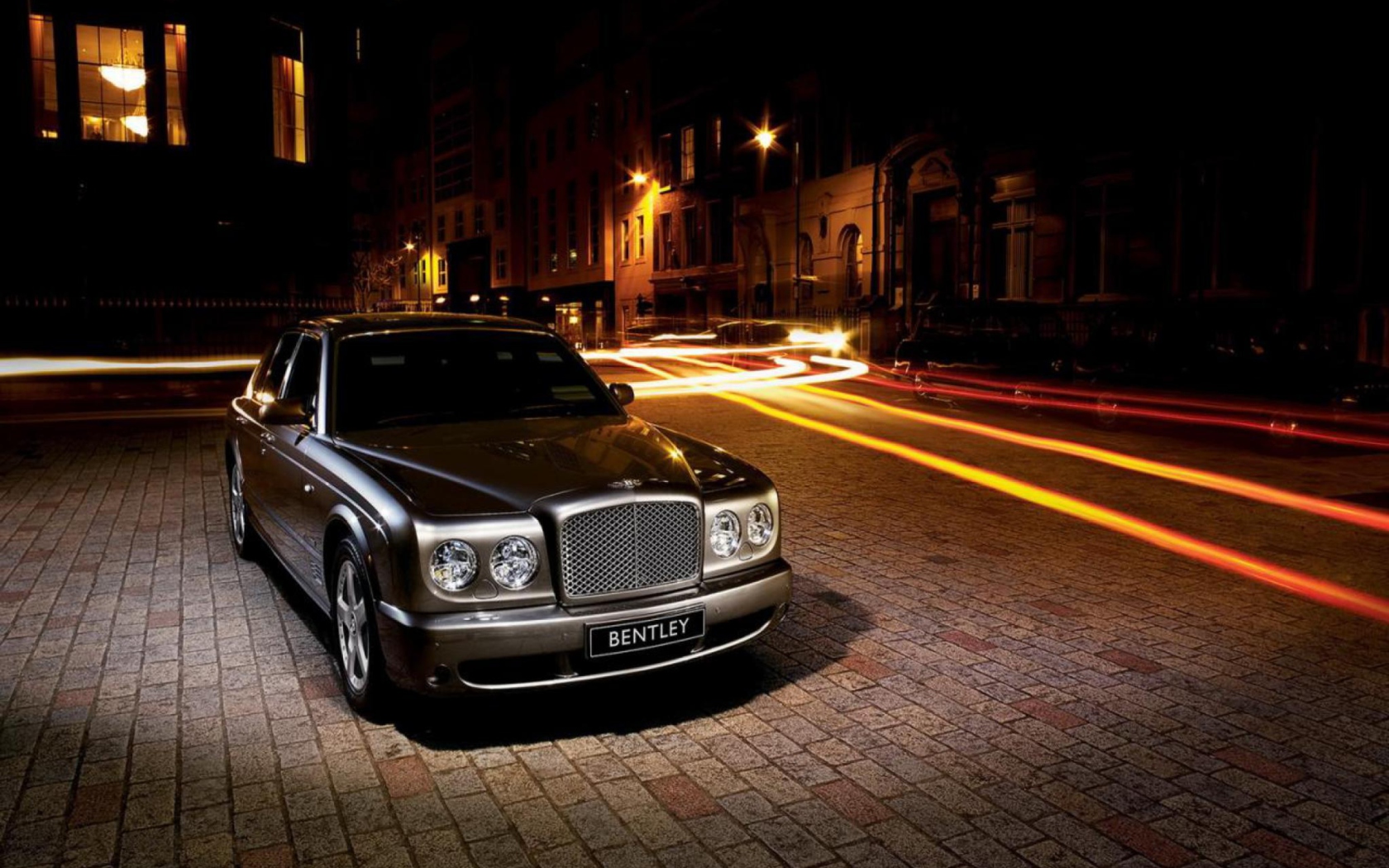 Fondo de pantalla Night Bentley 1680x1050
