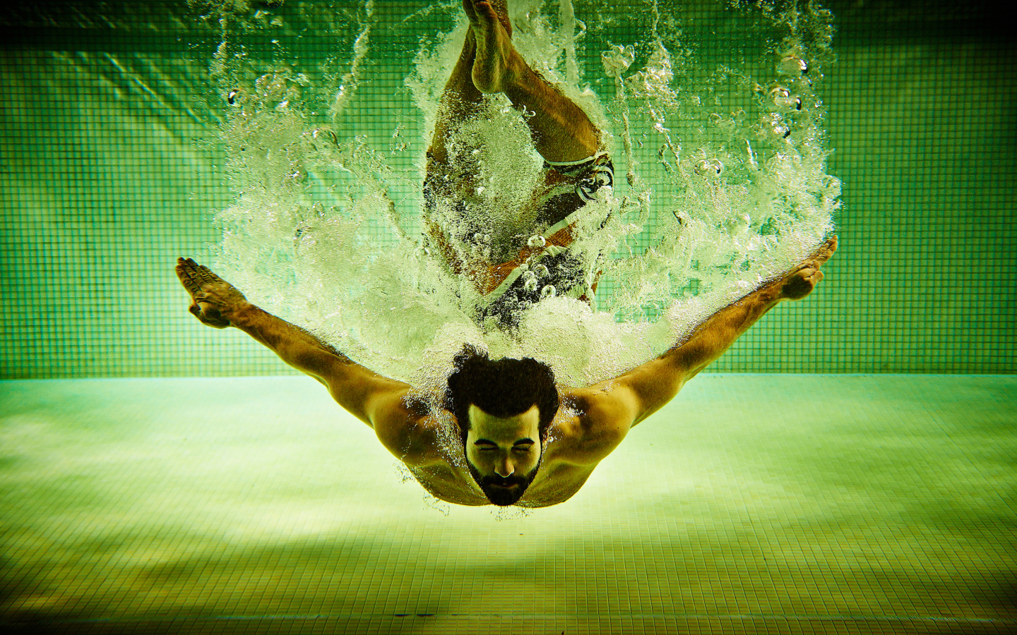 Fondo de pantalla Swimming Pool Jump 1440x900
