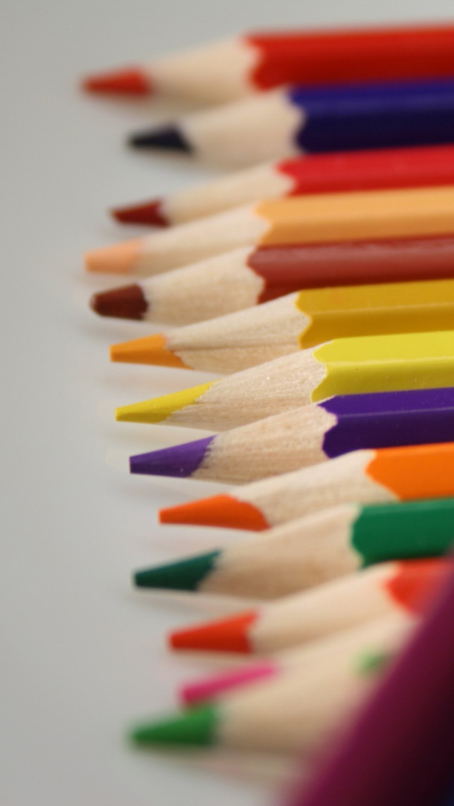 Colored Pencil Sets wallpaper 640x1136