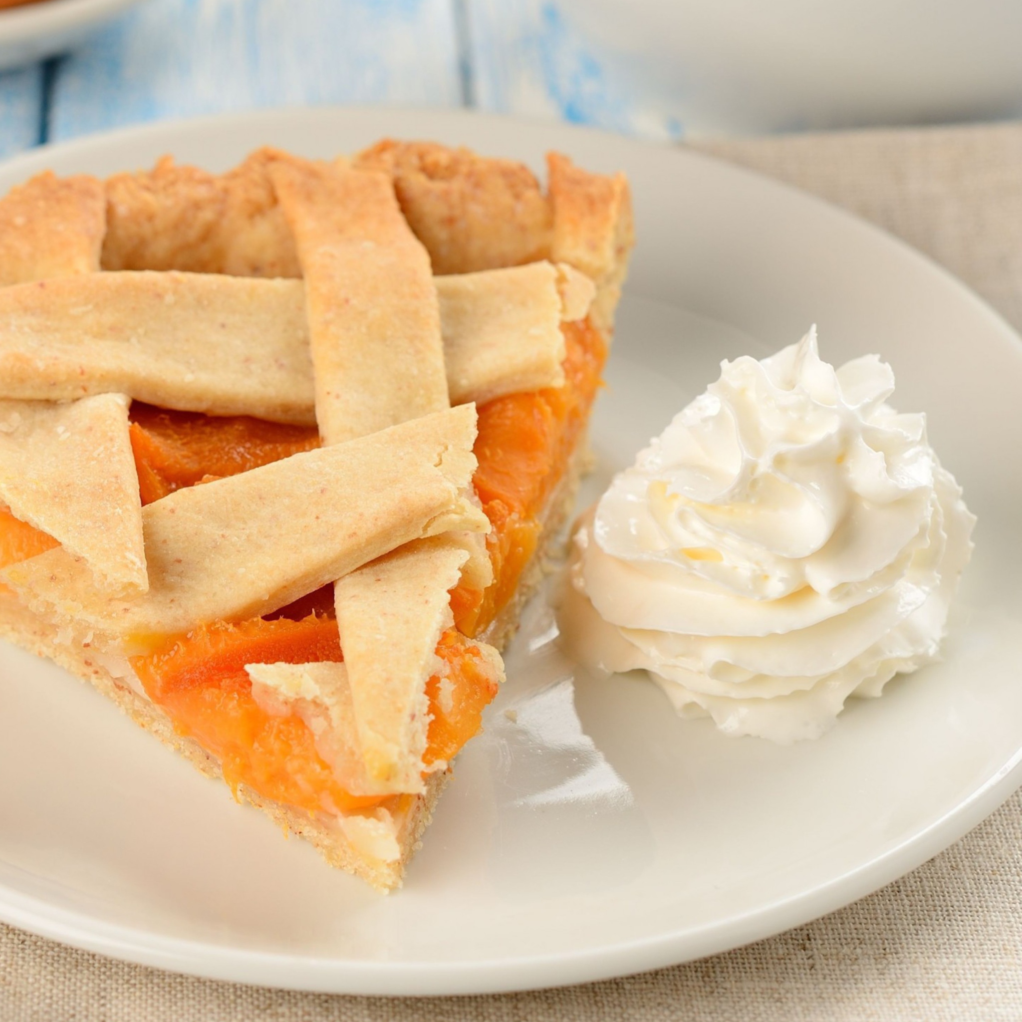 Fondo de pantalla Apricot Pie With Whipped Cream 2048x2048