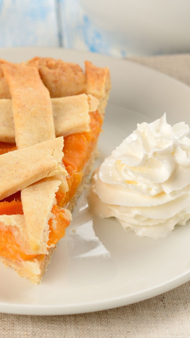 Das Apricot Pie With Whipped Cream Wallpaper 640x1136