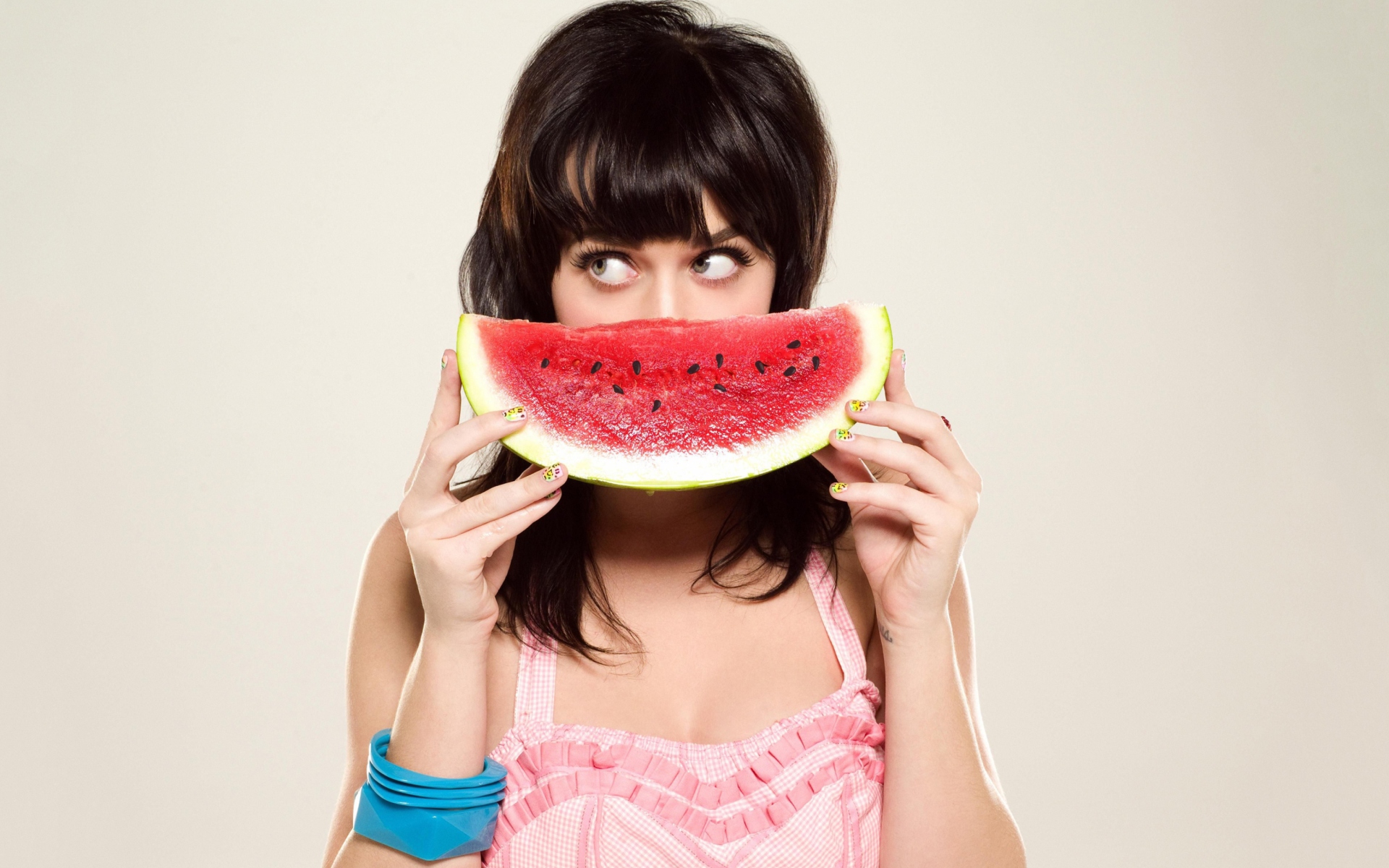 Обои Katy Perry Watermelon Smile 1920x1200