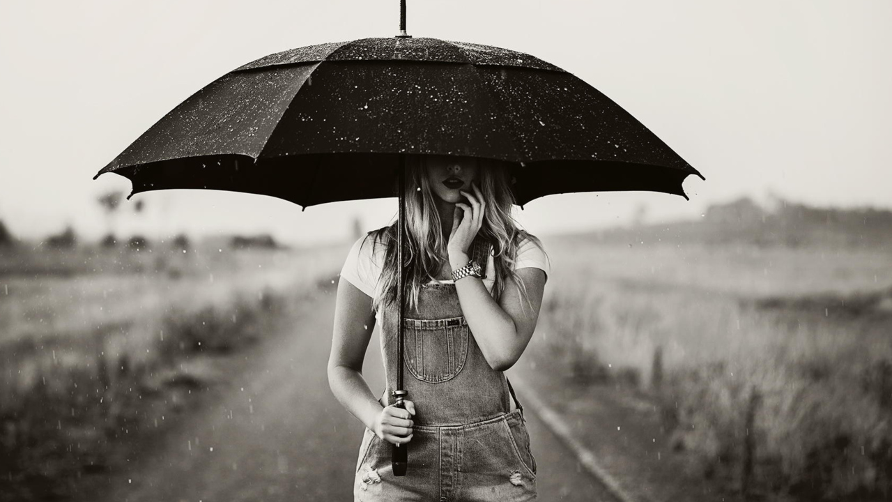 Das Girl Under Umbrella Wallpaper 1280x720