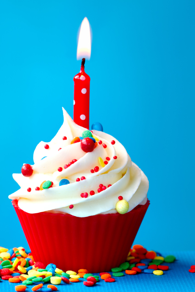 Das Happy Birthday Cupcake Wallpaper 640x960