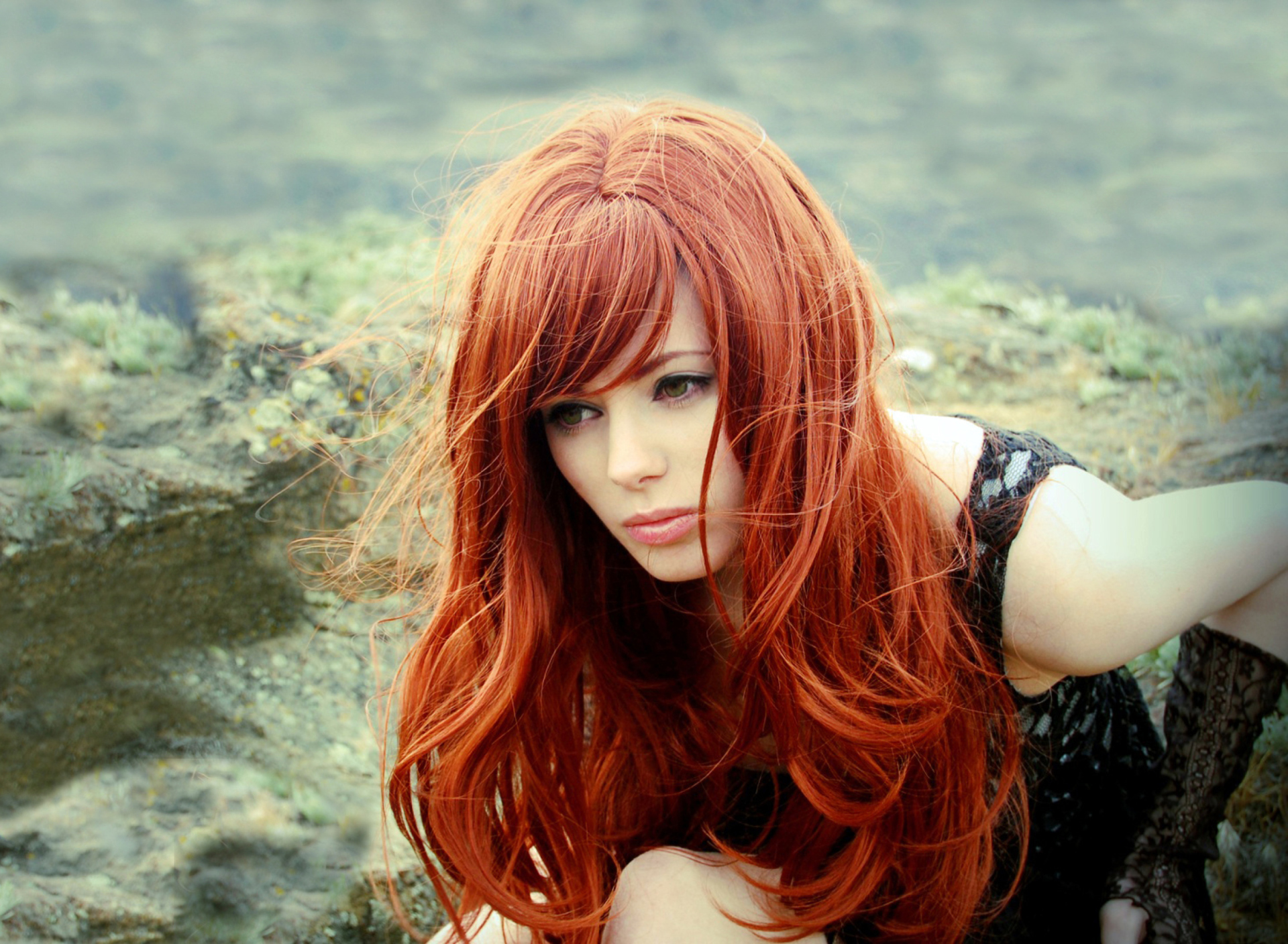 Обои Gorgeous Red Hair Girl With Green Eyes 1920x1408