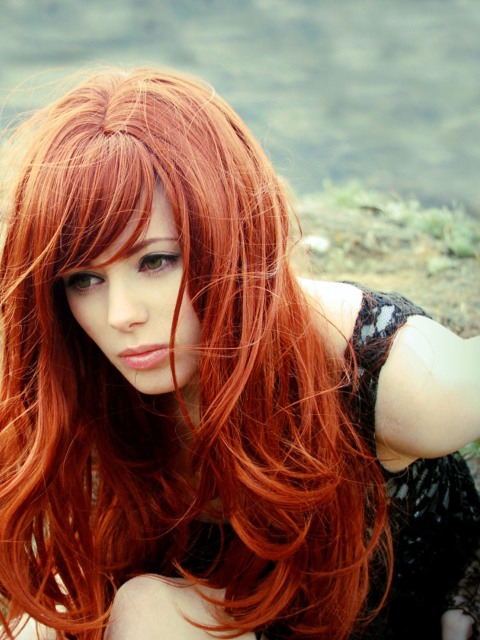 Обои Gorgeous Red Hair Girl With Green Eyes 480x640