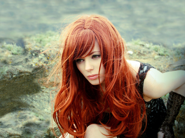 Обои Gorgeous Red Hair Girl With Green Eyes 640x480