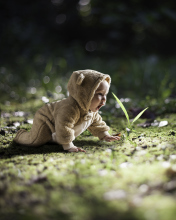 Fondo de pantalla Cute Baby Crawling 176x220