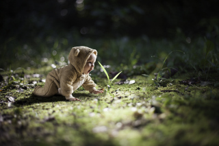 Cute Baby Crawling - Fondos de pantalla gratis 