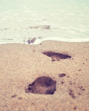 Das Footsteps In Sand Wallpaper 176x220