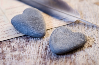 Kostenloses Stone Heart Wallpaper für Android, iPhone und iPad