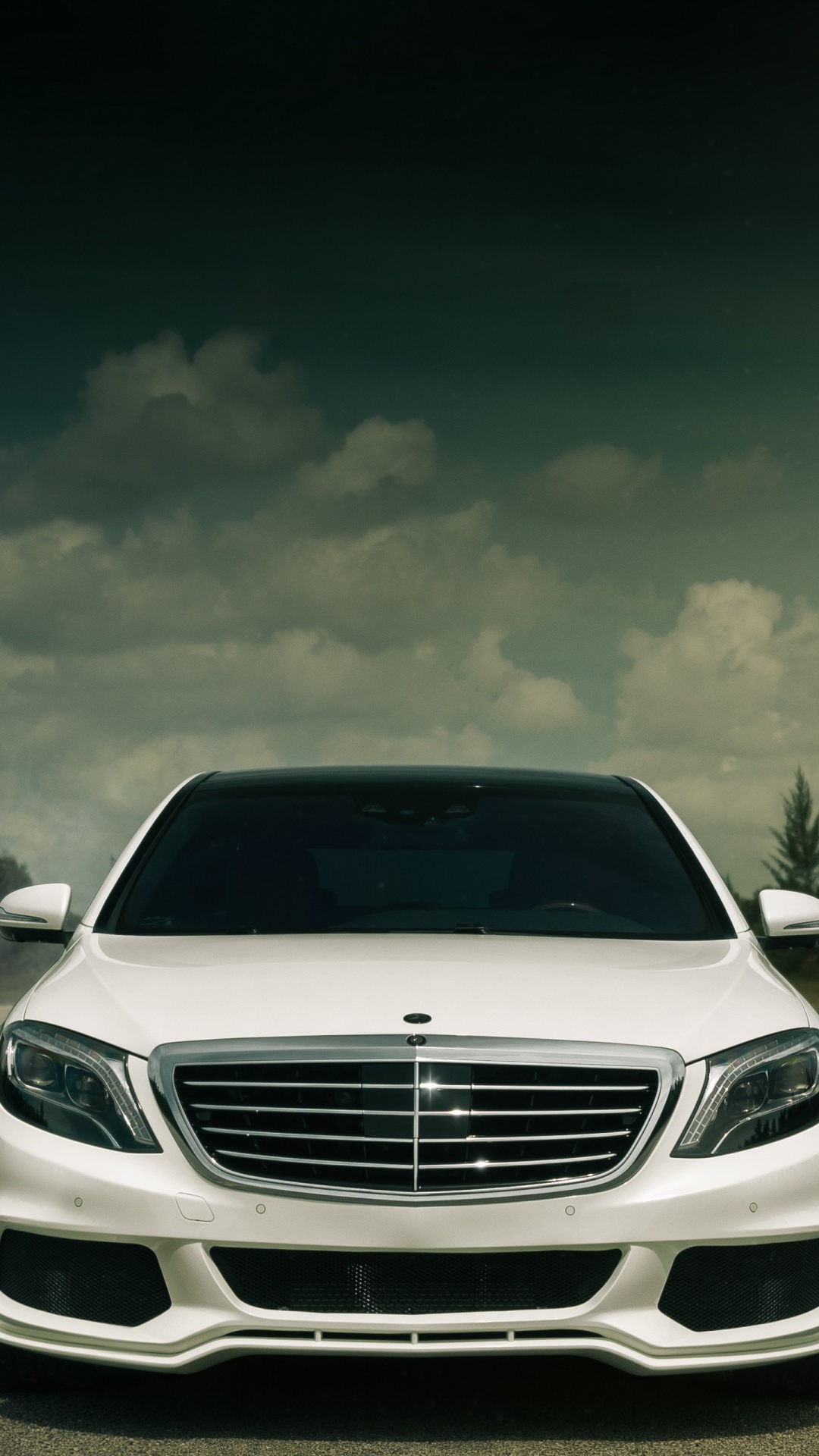 Fondo de pantalla Mercedes-benz S550 Brabus 1080x1920
