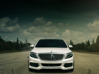 Das Mercedes-benz S550 Brabus Wallpaper 320x240