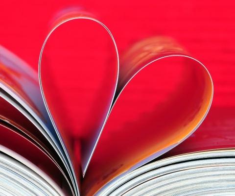 Book Pages Form A Heart screenshot #1 480x400