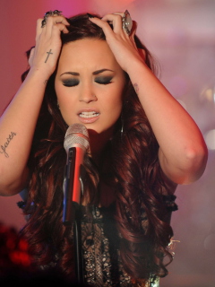 Screenshot №1 pro téma Demi Lovato 240x320
