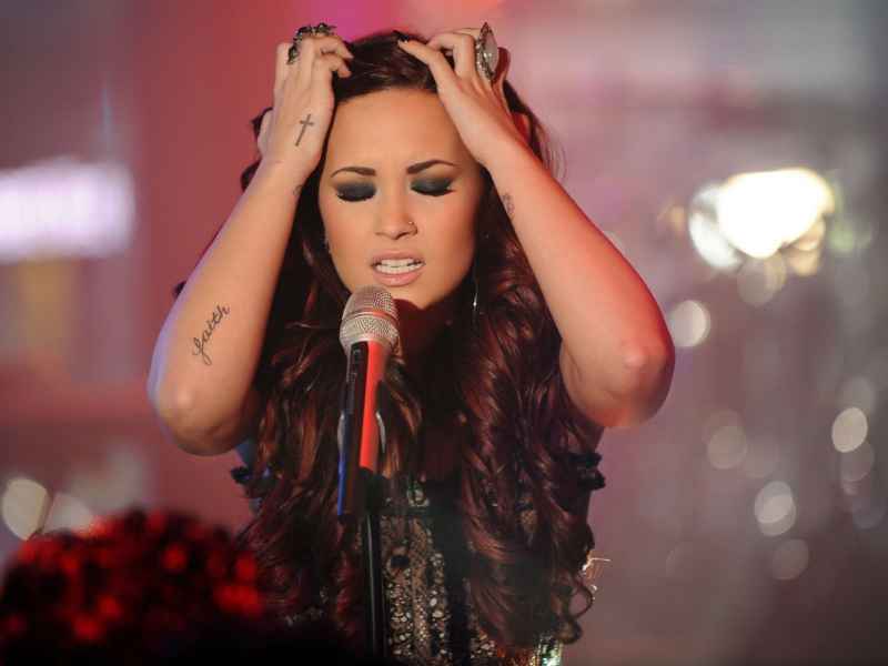 Demi Lovato screenshot #1 800x600