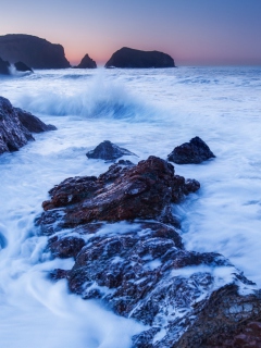Das Stones And Waves Wallpaper 240x320