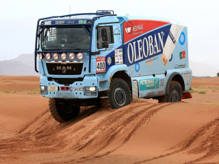 Dakar Rally Man Truck wallpaper 320x240