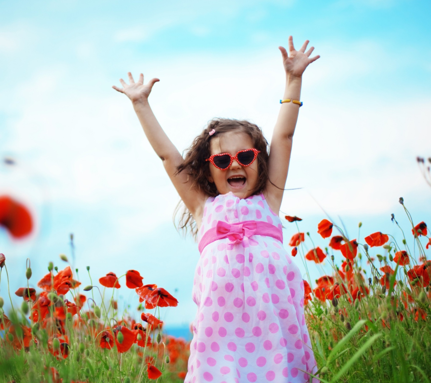 Happy Little Girl In Love With Life wallpaper 1440x1280