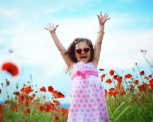 Happy Little Girl In Love With Life wallpaper 220x176