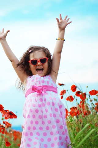 Happy Little Girl In Love With Life wallpaper 320x480