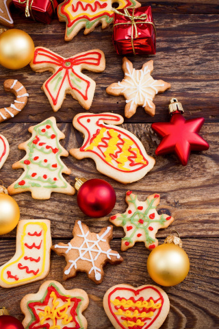 Sfondi Christmas Decorations Cookies and Balls 320x480