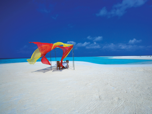 Maldives Paradise wallpaper 640x480