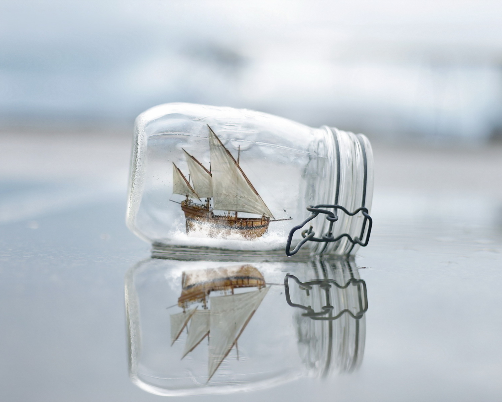 Обои Toy Ship In Bottle 1600x1280
