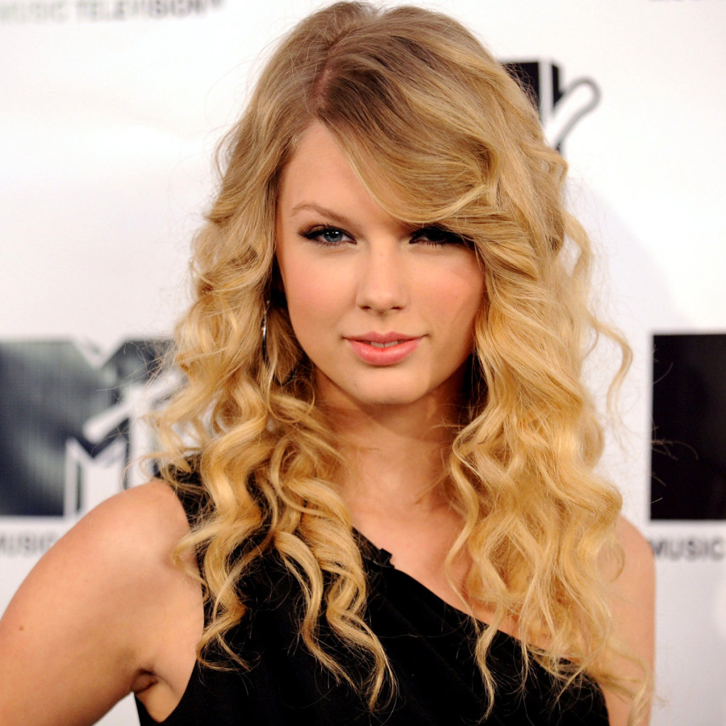 Taylor Swift on MTV wallpaper 1024x1024