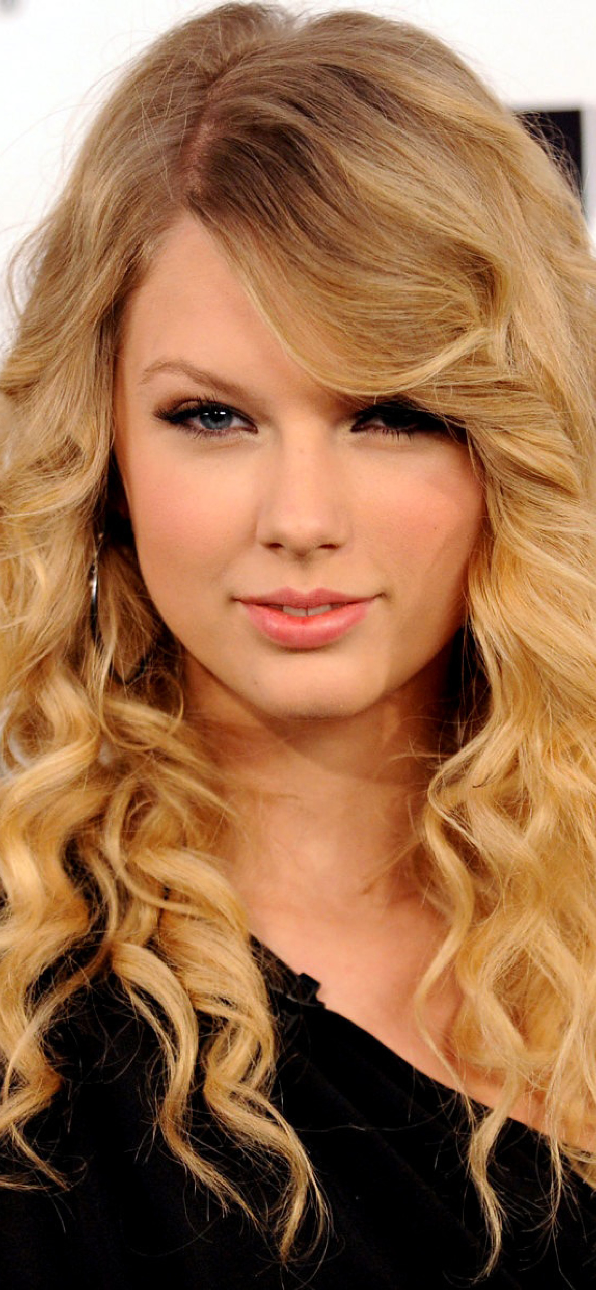 Fondo de pantalla Taylor Swift on MTV 1170x2532